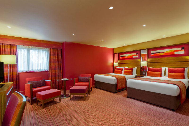 Ashford International - Superior Family Room