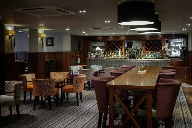 DoubleTree by Hilton The Stratford - Bar Area